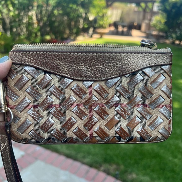 Vintage Burberry Gold and Cream Quilted Wristlet Clutch